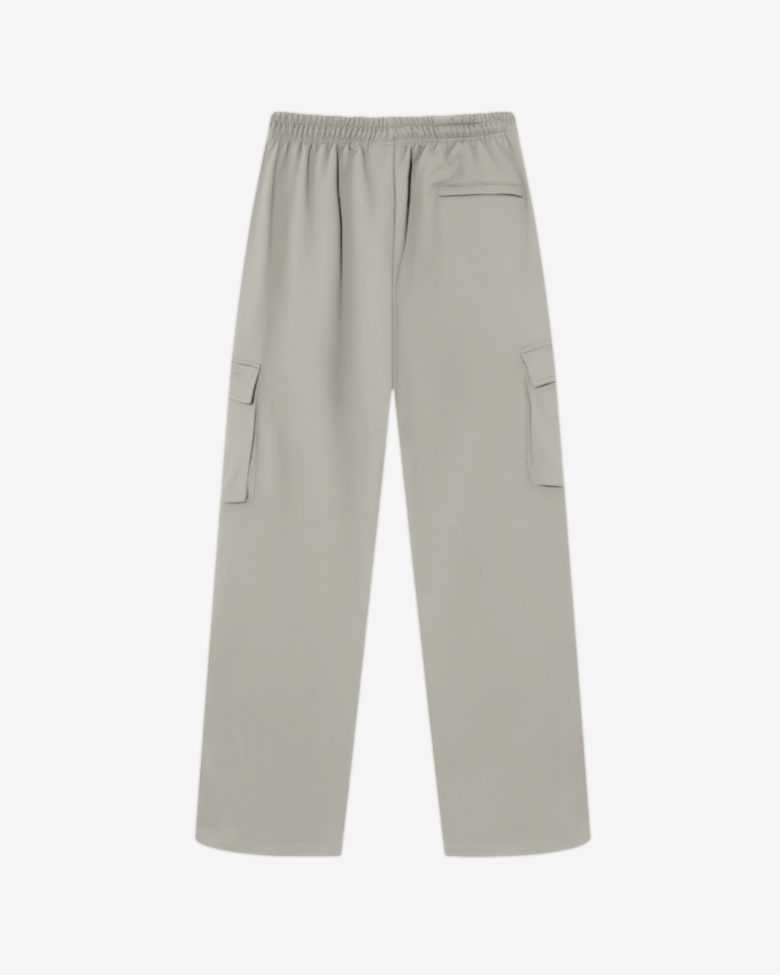 Back view: Expandable cargo pocket on beige summer terries