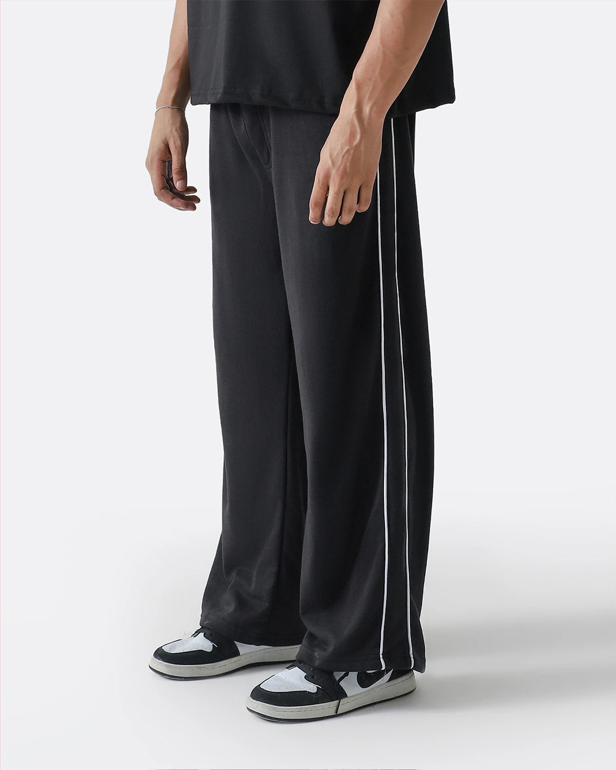 Jets Set | Black